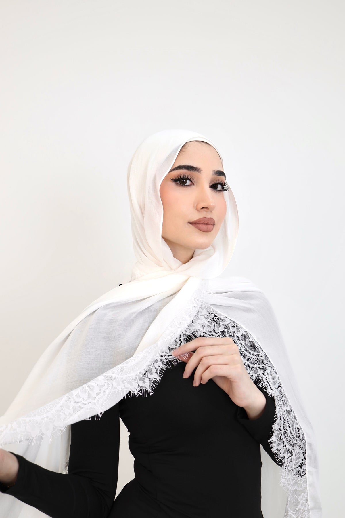 Lace Modal-White