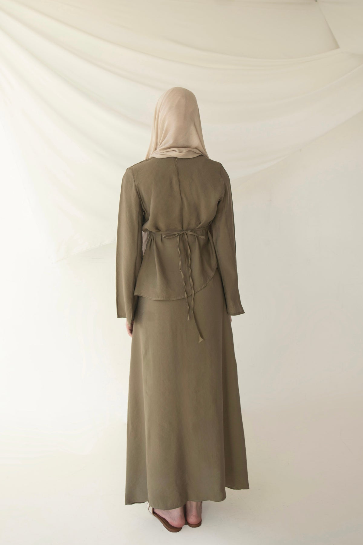 Nujoud Set- Olive Green