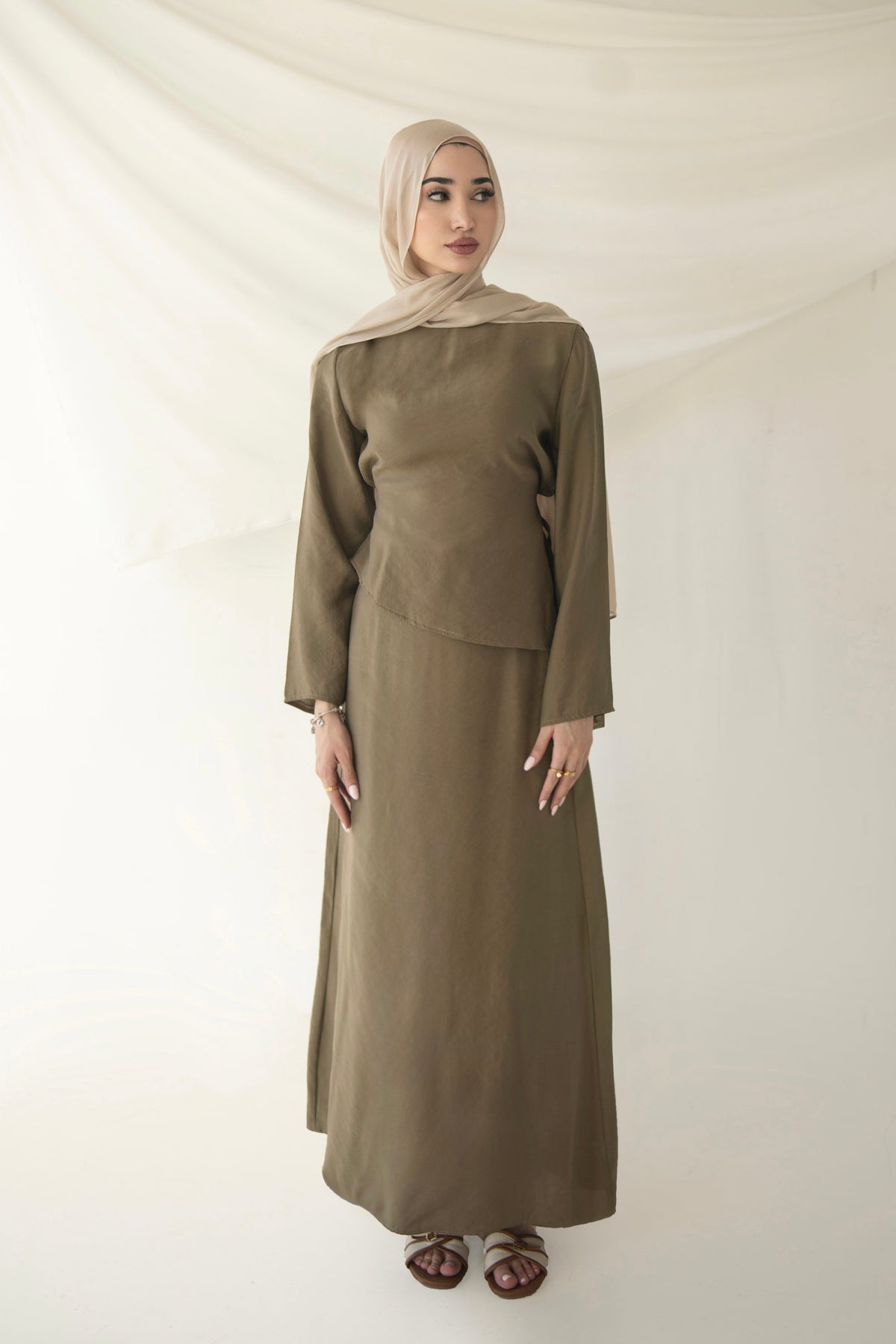 Nujoud Set- Olive Green